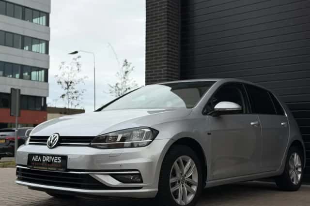 Volkswagen Golf (2018) thumbnail 1