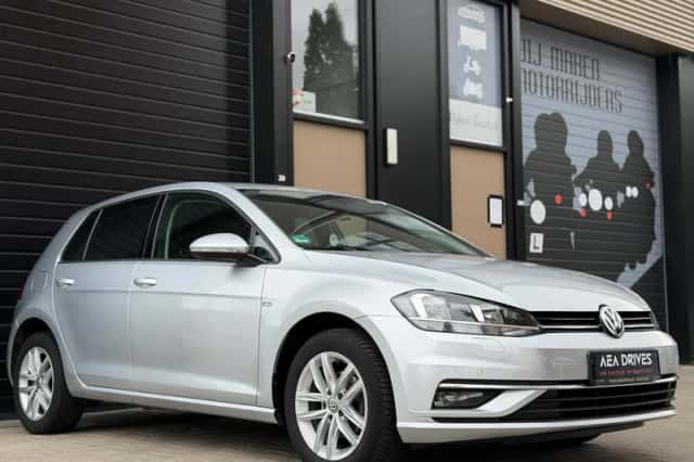 Volkswagen Golf (2018) thumbnail 3