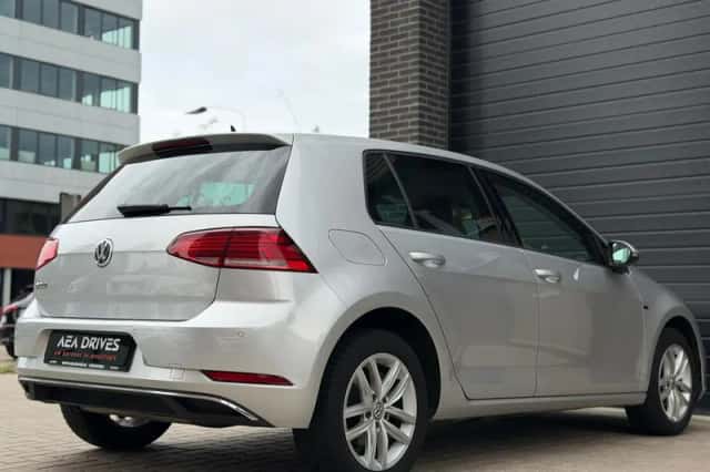 Volkswagen Golf (2018) thumbnail 4