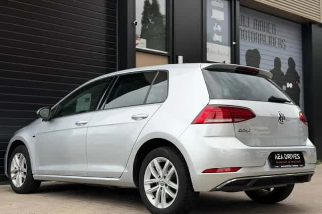 Volkswagen Golf (2018) thumbnail 6