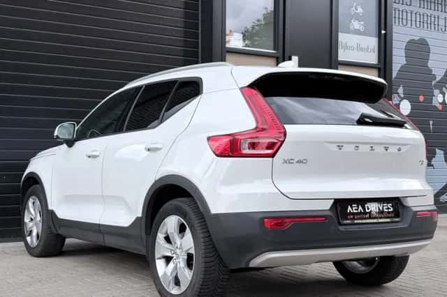 Volvo XC40 (2019) thumbnail 4