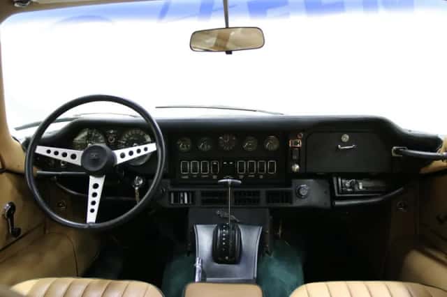 Jaguar "E" Type (1971) thumbnail 6