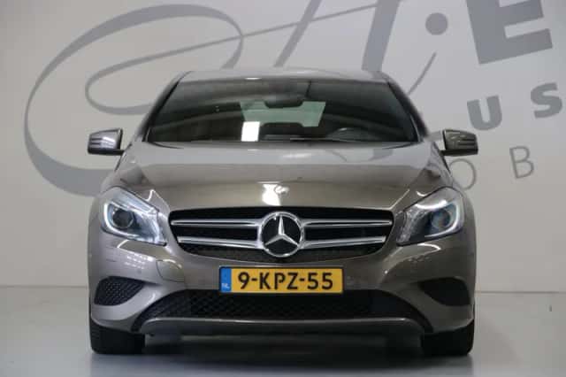 Mercedes-Benz A-Klasse (2013) thumbnail 2