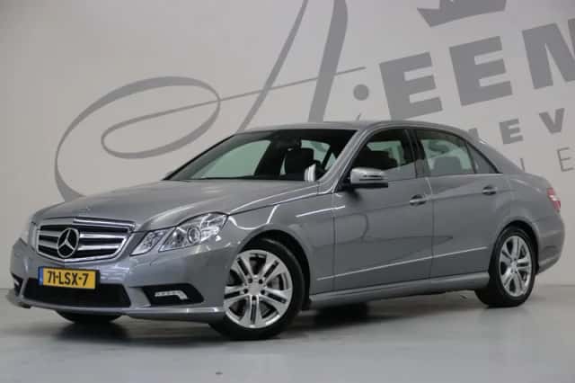 Mercedes-Benz E-Klasse (2009) thumbnail 1