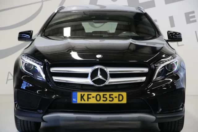 Mercedes-Benz GLA (2014) thumbnail 2