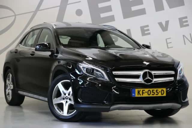 Mercedes-Benz GLA (2014) thumbnail 4