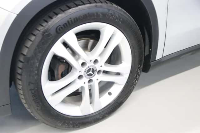 Mercedes-Benz GLA (2014) thumbnail 4