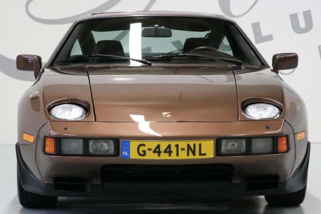 Porsche 928 (1985) thumbnail 2