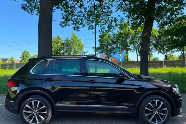 Volkswagen Tiguan (2016) thumbnail 2
