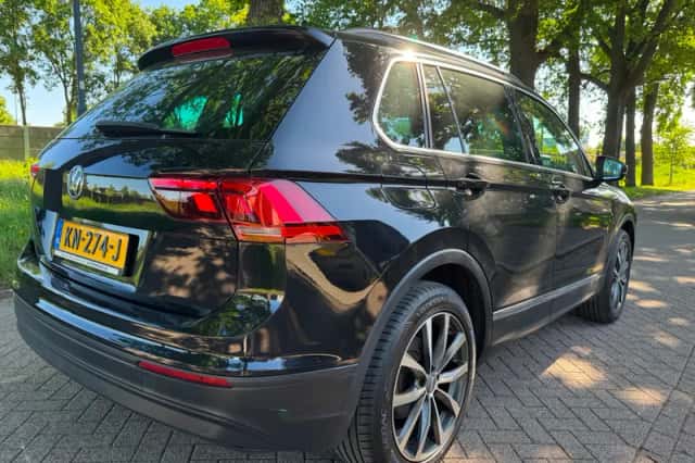 Volkswagen Tiguan (2016) thumbnail 3