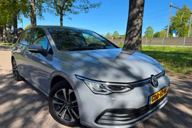 Volkswagen Golf (2021) thumbnail 1