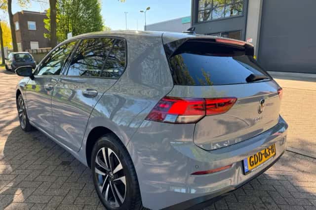 Volkswagen Golf (2021) thumbnail 6