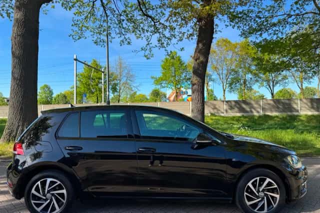 Volkswagen Golf (2018) thumbnail 4
