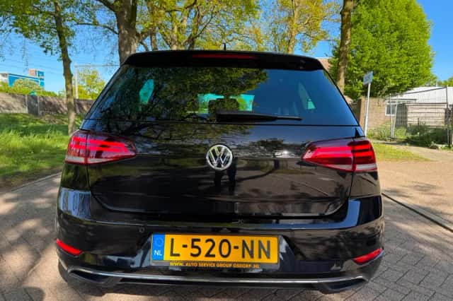 Volkswagen Golf (2018) thumbnail 5