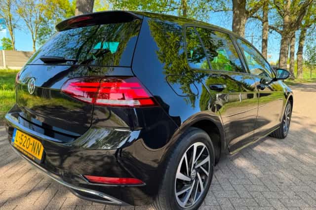 Volkswagen Golf (2018) thumbnail 6