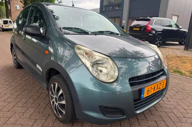 Suzuki Alto (2010) thumbnail 3