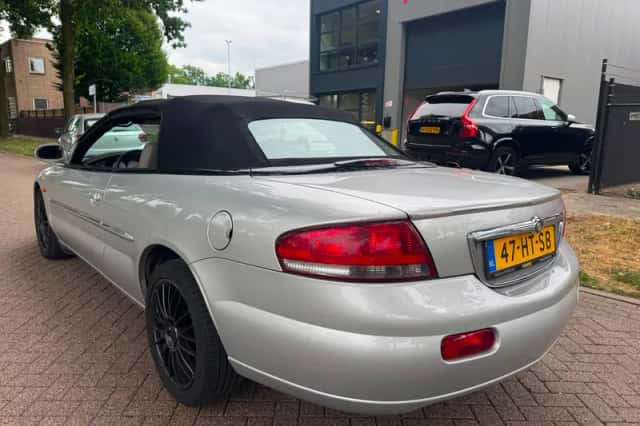 Chrysler Sebring (2001) thumbnail 3