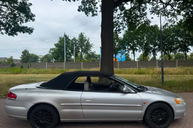Chrysler Sebring (2001) thumbnail 5