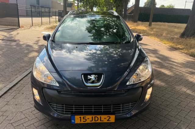 Peugeot 308 (2009) thumbnail 2