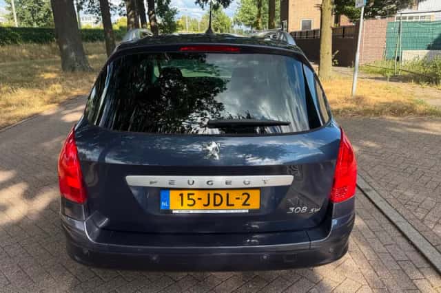 Peugeot 308 (2009) thumbnail 6