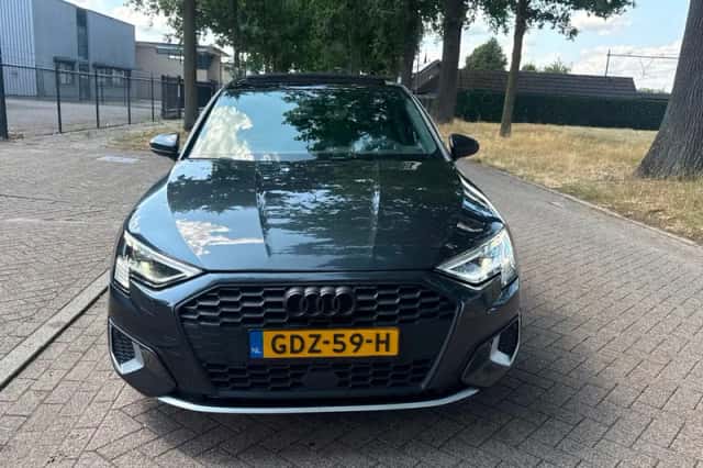 Audi A3 (2021) thumbnail 2