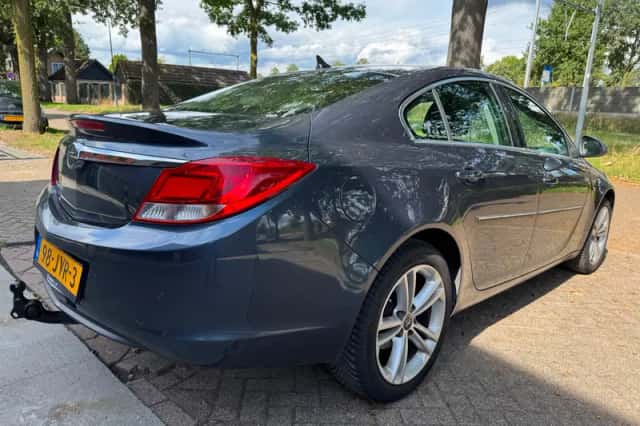 Opel Insignia (2009) thumbnail 2