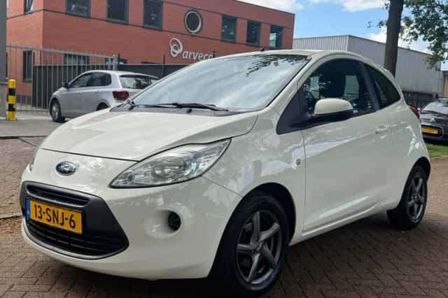 Ford Ka (2011) thumbnail 2