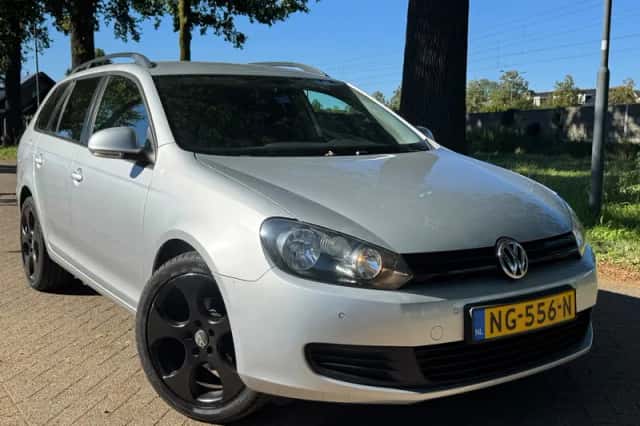 Volkswagen Golf (2010) thumbnail 1