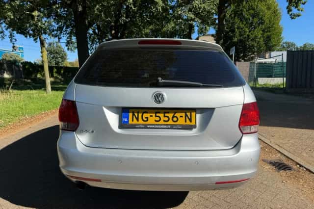 Volkswagen Golf (2010) thumbnail 6