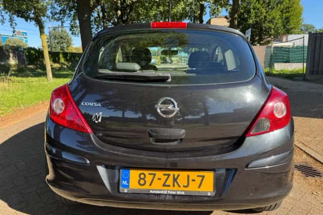 Opel Corsa (2013) thumbnail 6