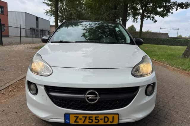 Opel Adam (2013) thumbnail 1