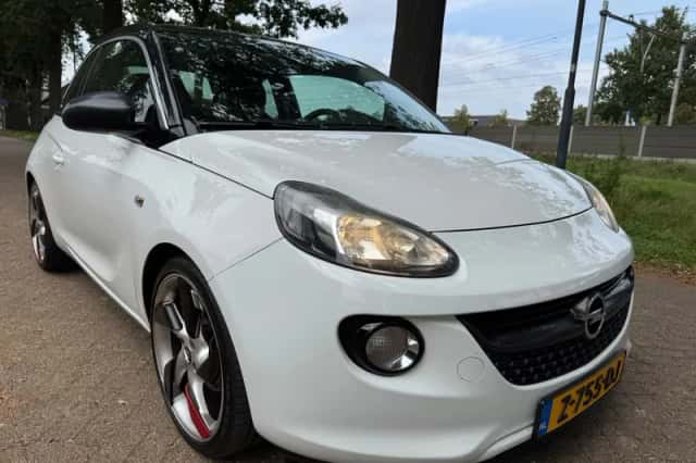 Opel Adam (2013) thumbnail 2