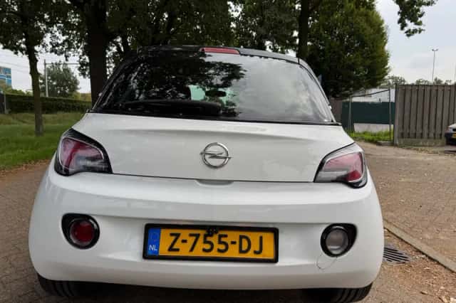 Opel Adam (2013) thumbnail 6