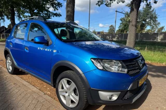 Dacia Sandero (2014) thumbnail 3