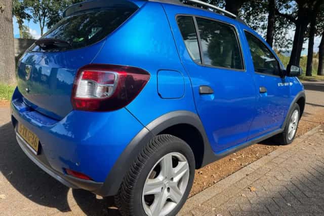 Dacia Sandero (2014) thumbnail 5