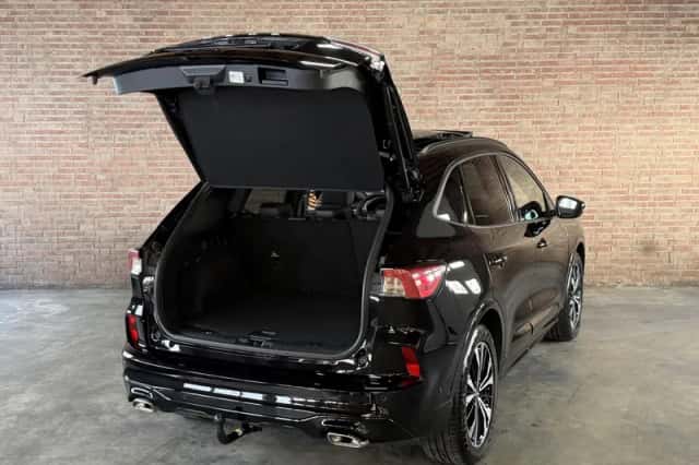 Ford Kuga (2021) thumbnail 4