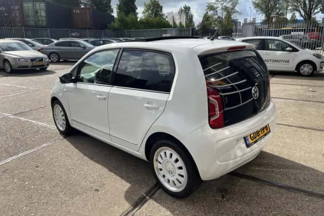 Volkswagen Up! (2012) thumbnail 3