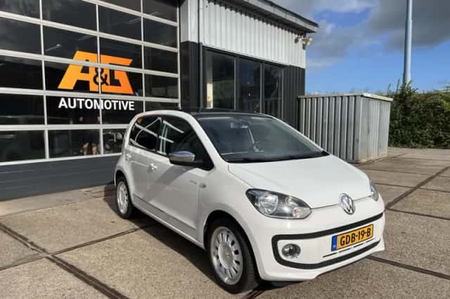 Volkswagen Up! (2012) thumbnail 6