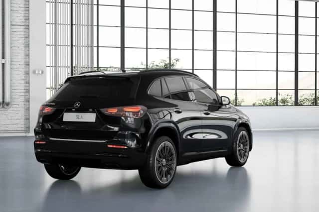 Mercedes-Benz GLA (2026) thumbnail 2