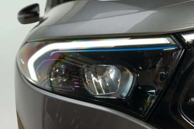 Mercedes-Benz EQB (2022) thumbnail 5