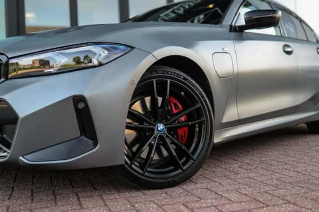BMW 3-Serie (2024) thumbnail 2