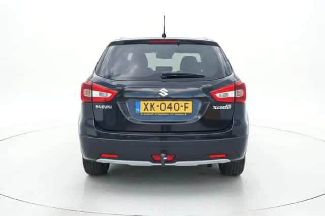 Suzuki S-Cross (2019) thumbnail 5