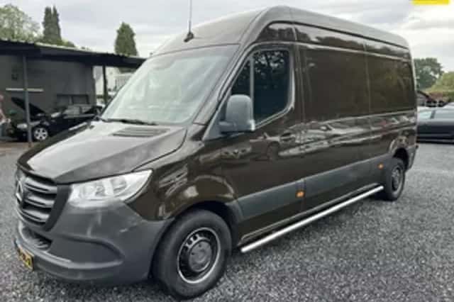 Mercedes-Benz Sprinter (2022) thumbnail 1