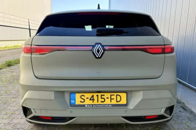 Renault Mégane E-Tech (2022) thumbnail 5