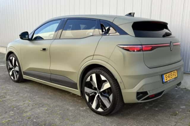 Renault Mégane E-Tech (2022) thumbnail 6
