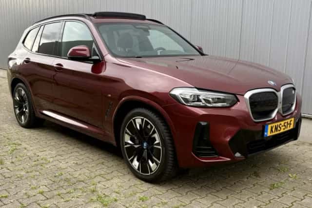 BMW iX3 (2022) thumbnail 4