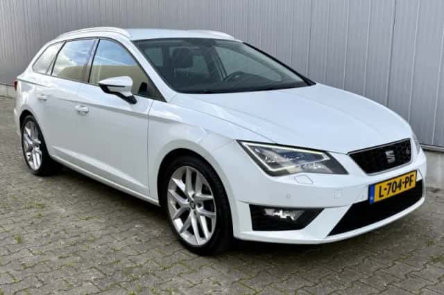 SEAT Leon (2016) thumbnail 2