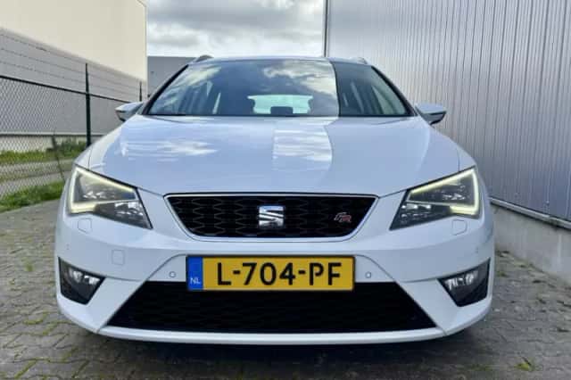 SEAT Leon (2016) thumbnail 6