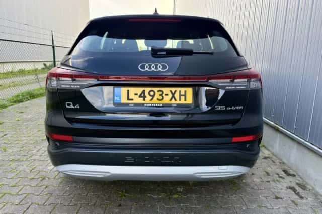 Audi Q4 e-tron (2021) thumbnail 5