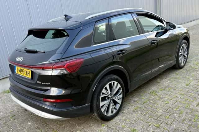 Audi Q4 e-tron (2021) thumbnail 6
